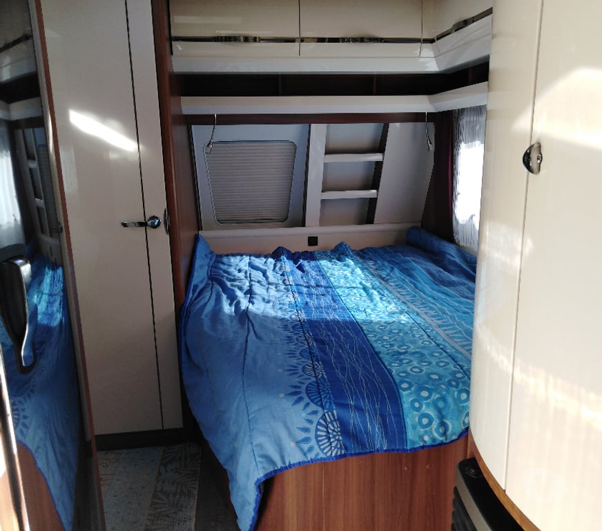 Caravane d'occasion Corrèze Meyssac - 19500 - Photos Vivastreet Vends caravane Hobby 495 Ufe Excellent 2019