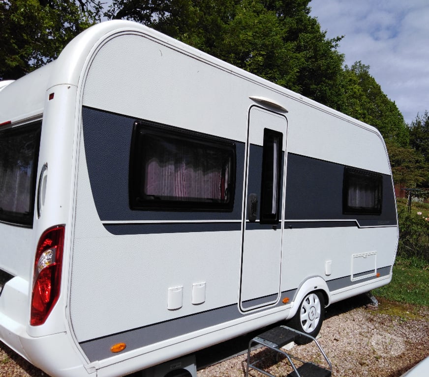 Caravane d'occasion Corrèze Meyssac - 19500 - Photos Vivastreet Vends caravane Hobby 495 Ufe Excellent 2019