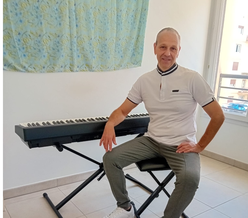 Musique - Théâtre - Danse St Laurent du Var Alpes-Maritimes - Photos Vivastreet Cours de piano pour tous publics(avec réduction d'impôts)