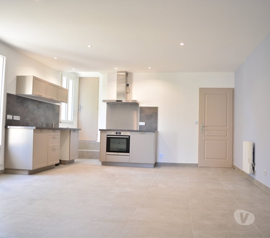 Location maison Gard Pompignan - 30170 - Photos Vivastreet Maison de village avec garage