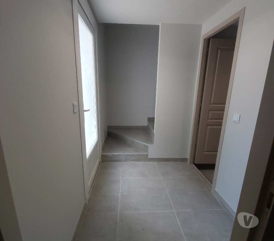 Location maison Gard Pompignan - 30170 - Photos Vivastreet Maison de village avec garage