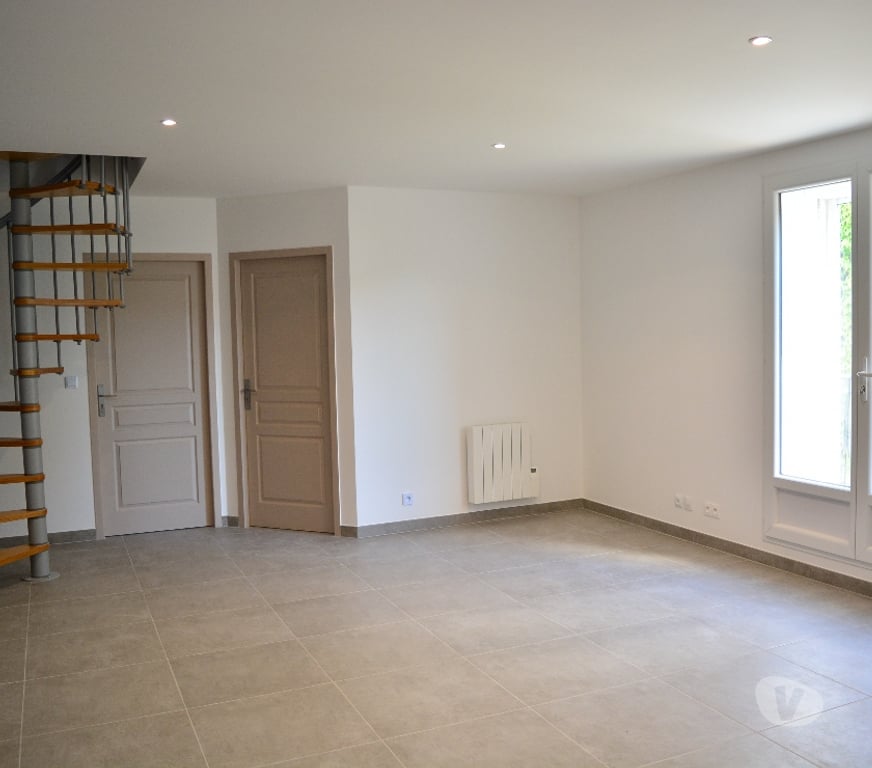 Location maison Gard Pompignan - 30170 - Photos Vivastreet Maison de village avec garage