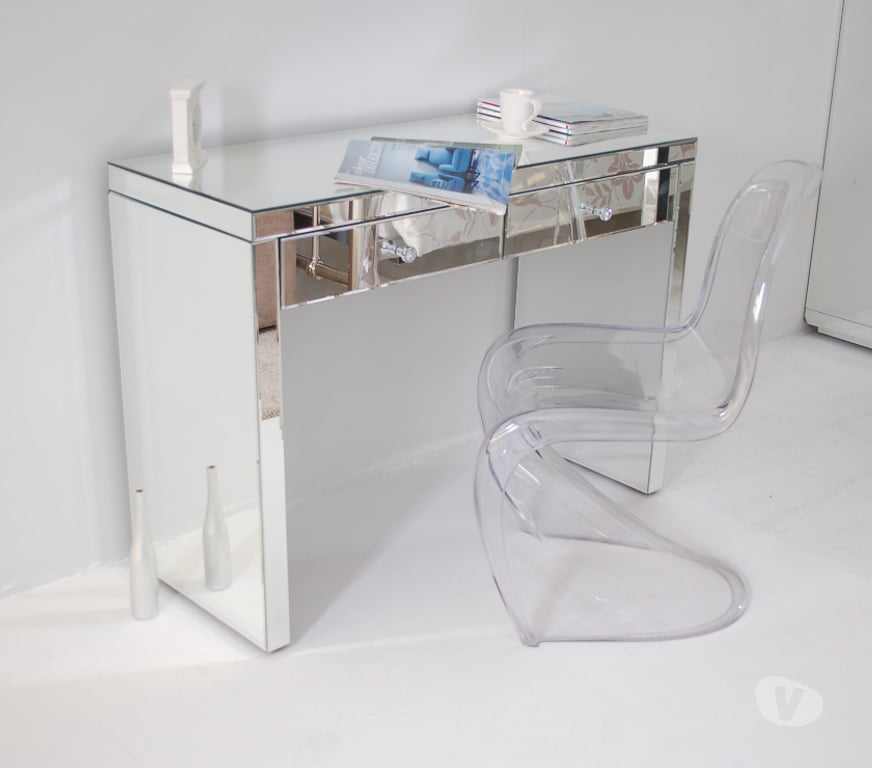 Ameublement & art de la table Ain Bellignat - 01100 - Photos Vivastreet CHAISE design Panton CHAIR transparente renforcée