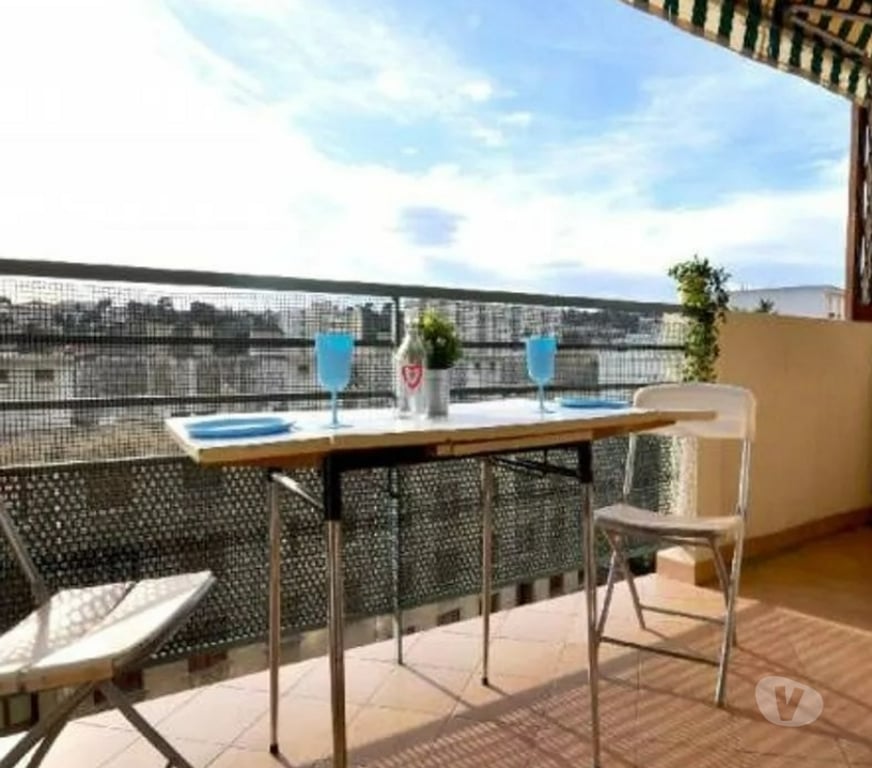 Appartements à vendre Paris Paris 17ème ardt - 75017 - Photos Vivastreet Dernier étage 4 pièces immeuble récent terrasse