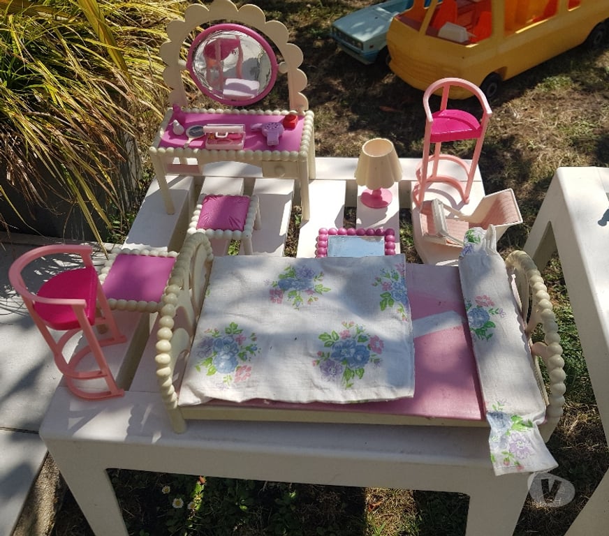 Jeux - Jouets Essonne Juvisy sur Orge - 91260 - Photos Vivastreet barbies ensemble camping car, voiture, vélo, meubles