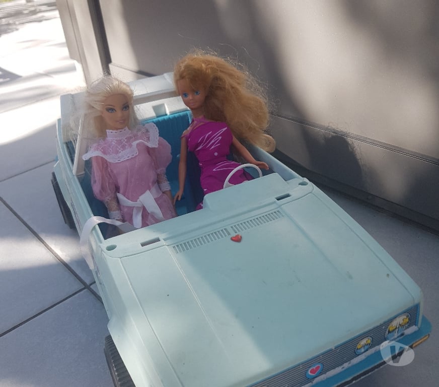 Jeux - Jouets Essonne Juvisy sur Orge - 91260 - Photos Vivastreet barbies ensemble camping car, voiture, vélo, meubles