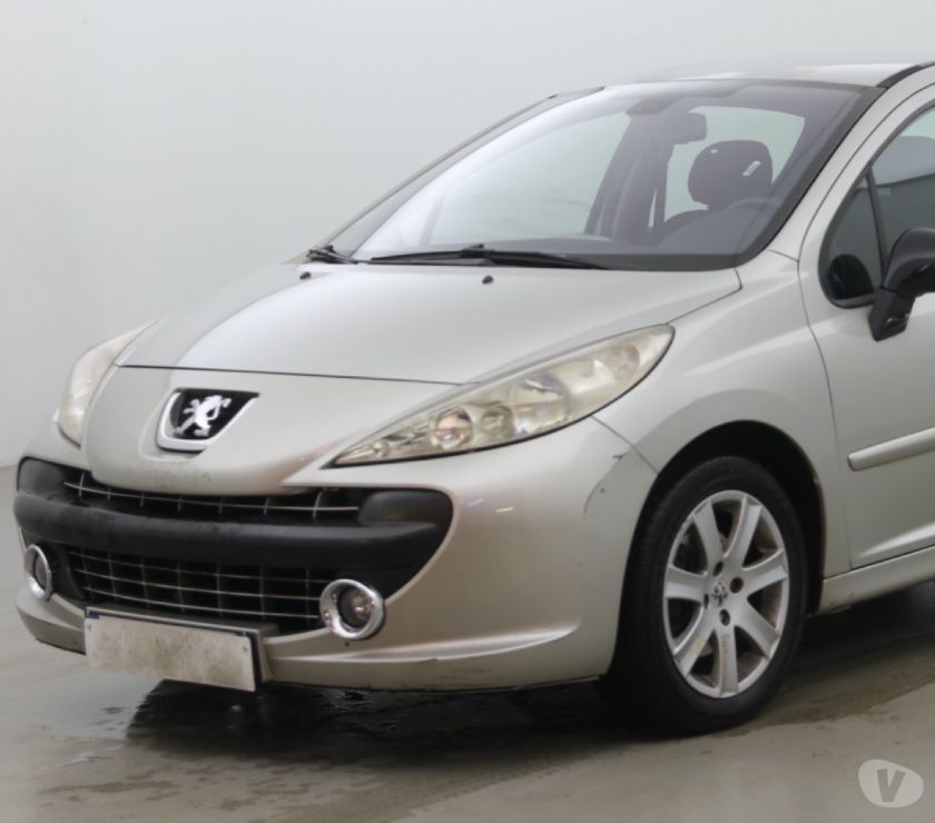 Photos Vivastreet location vehicule a 10€ jour pour 1 mois assurance 1500 kms