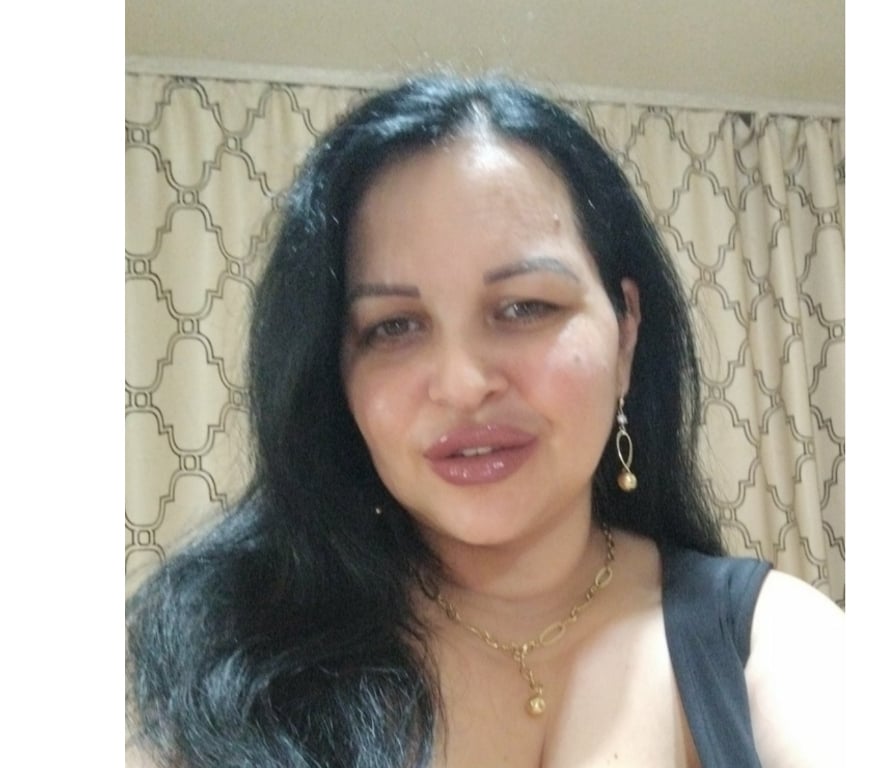 Adult Entertainment Central London Aldgate - Central London - Photos for Webcam whit genuine lady 5 min 10£ Videocall