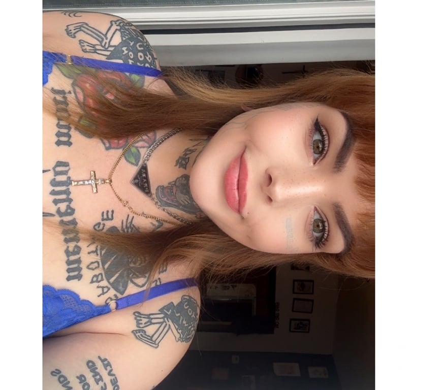 Escorts South Yorkshire Doncaster - Photos for English and heavily tattood blonde girl