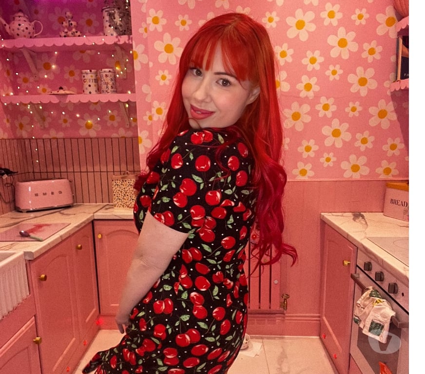 Adult Entertainment Greater Manchester Manchester - Photos for Do I have the best Curves on viva?