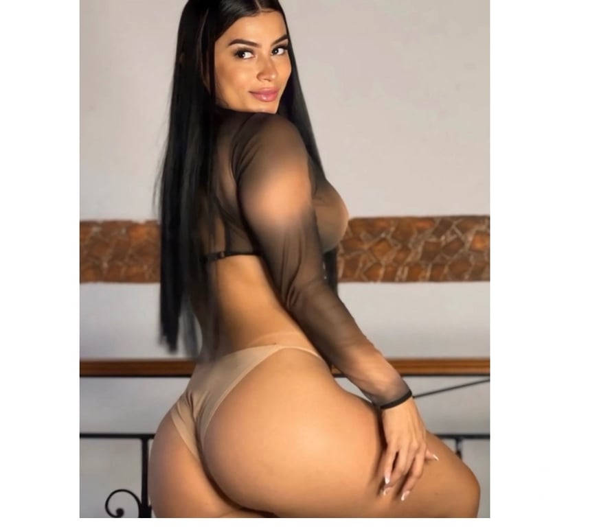 Escorts East London Redbridge - Photos for NAUGHTY AND HOT BRUNETTE🥵CALL ME❤️🫦👅