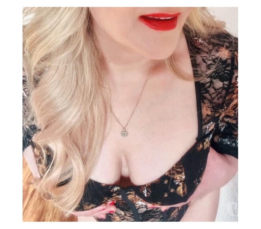 Escorts North West London Golders Green - North West London - Photos for Mature stunning blonde Alex ⭐️🔥🔥🔥