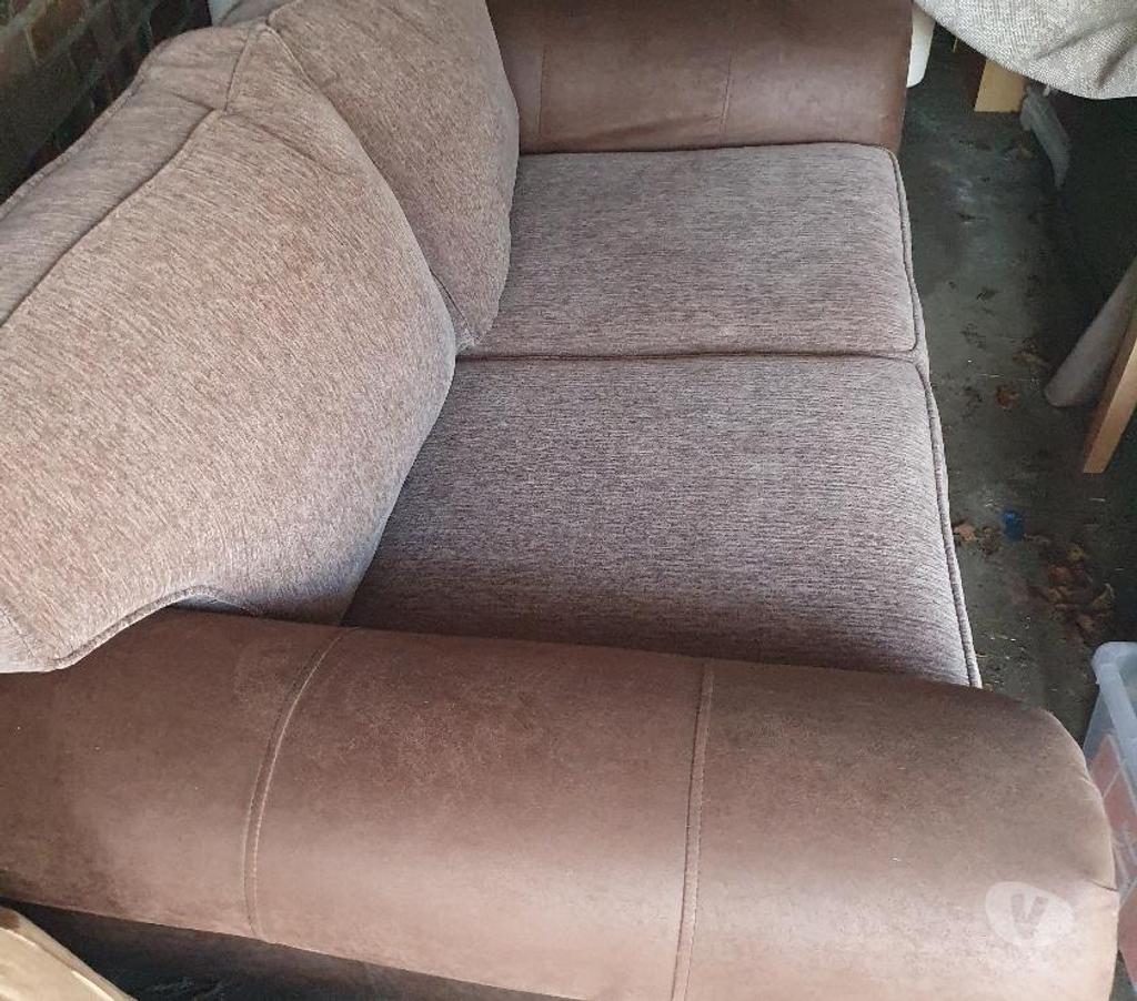 4 seater and 2 seater settees from dfs Shiremoor NE27