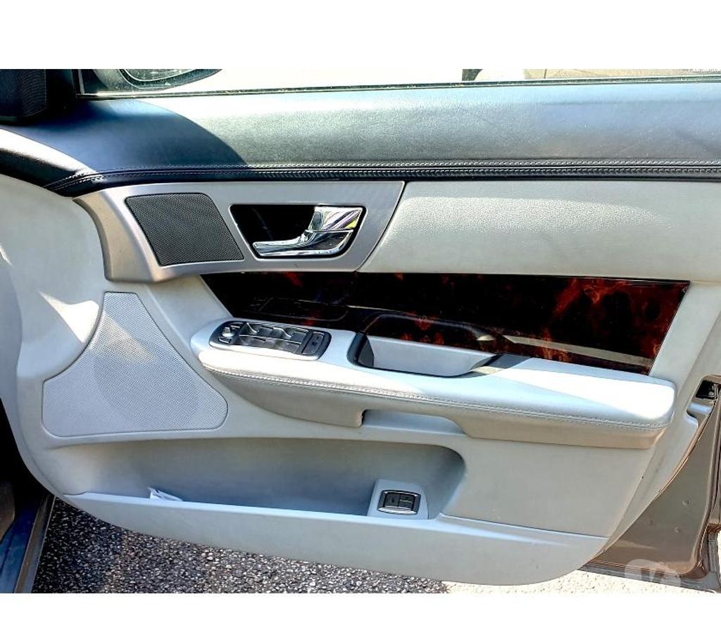 Jaguar XF Premium Luxury 5 door 2.7 V6 Diesel Danehill RH17 322572052 Jaguar XF Premium Luxury 5 door 2.7 V6 Diesel Danehill RH17 322572052