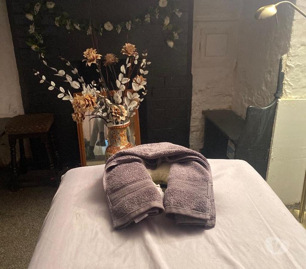 LOUISA FEMALE THERAPIST Spon End CV1 massage