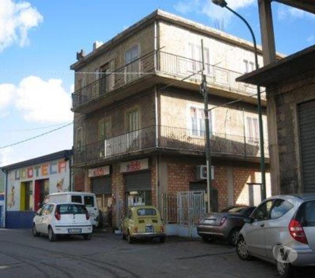 Building on three levels in via Mons. Virgilio 324556230