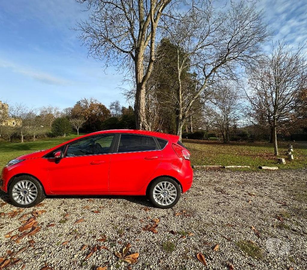 Imaculate Ford Fiesta Tunbridge Wells TN1 325879181