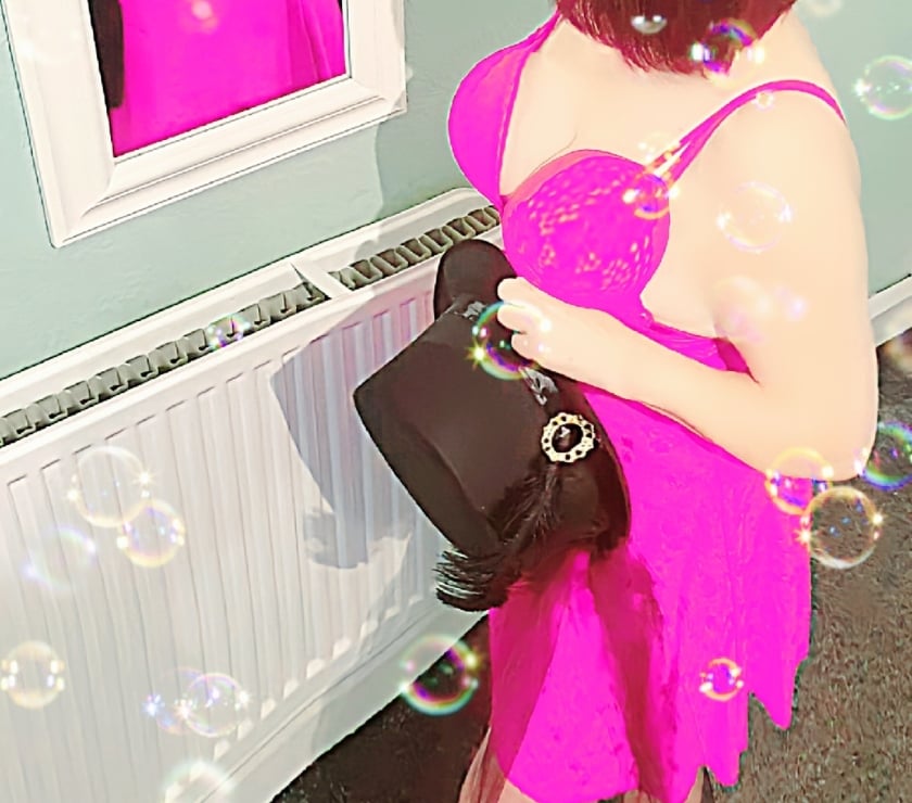 Escorts Derbyshire Derby - Photos for Slim Lady looking to meet