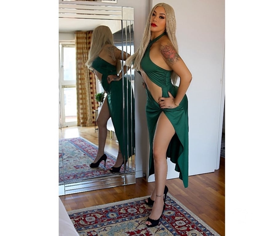 Escorts Hampshire Rushmoor - Photos for Sarah Naughty Full Service Farnborough