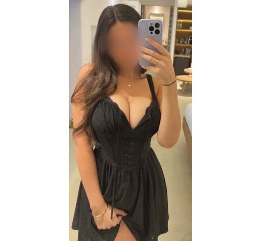 Escorts West Yorkshire Leeds - Photos for English Abbie brunette companion