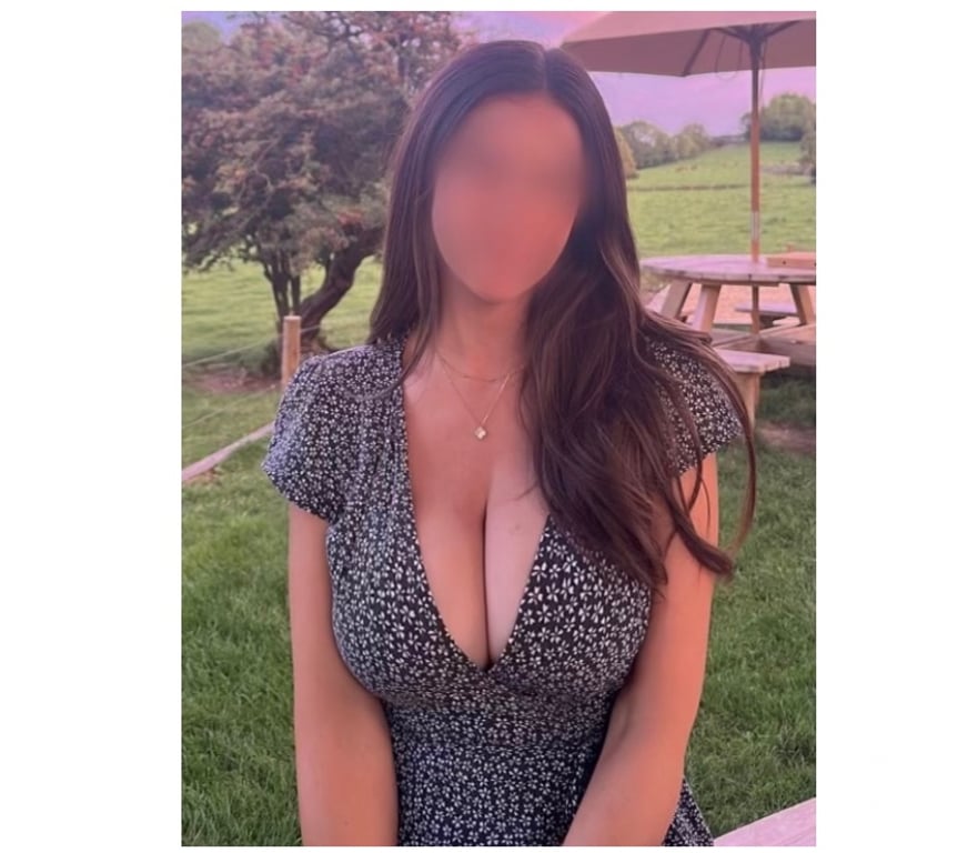 Escorts West Yorkshire Leeds - Photos for English Abbie brunette companion