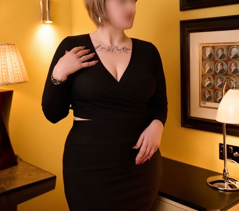 Escorts West Yorkshire Leeds - Photos for British Independent Blonde Escort Cora