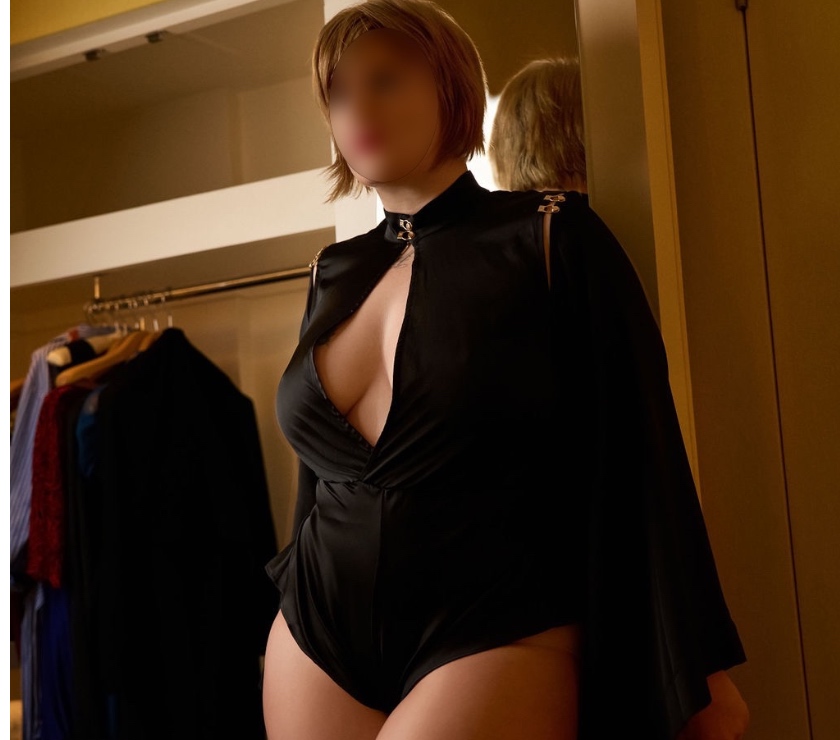 Escorts and Massages Leeds City Centre Leeds - Photos for British Independent Blonde Escort Cora