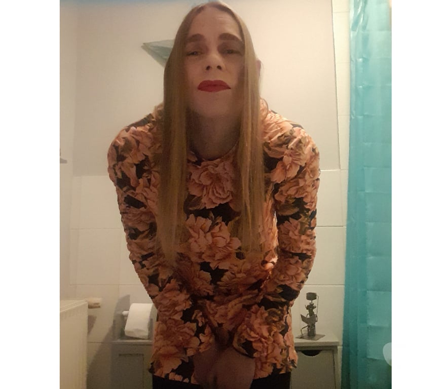 Trans Escorts Staffordshire Stoke-on-Trent - Photos for crossdresser katie