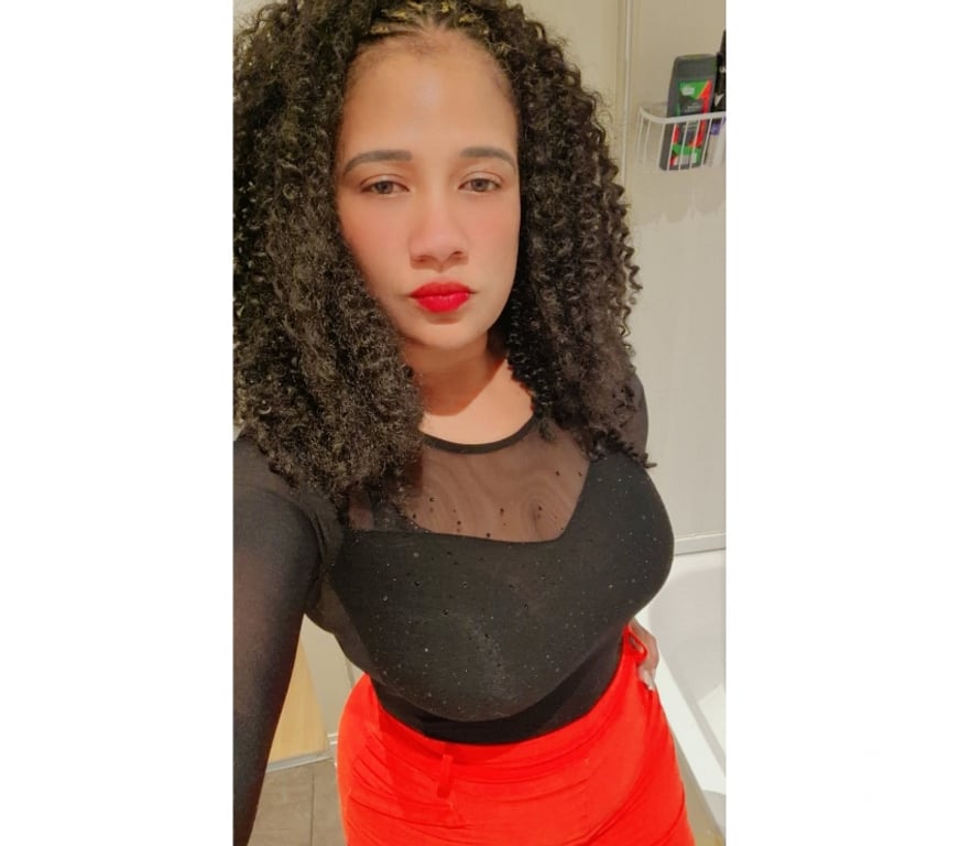 Escorts Edinburgh Edinburgh - Edinburgh - Photos for Anny Caribbean relaxing massage oíl and gel