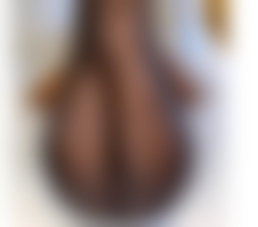 Escorts West London Hillingdon - Photos for young,curvy and elegant babe for your pleasure