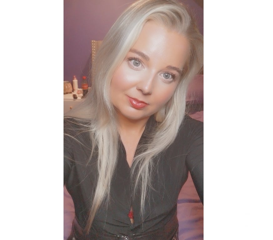 Adult Entertainment Greater Manchester Manchester - Photos for Blonde British Babe next door - B G content offer available