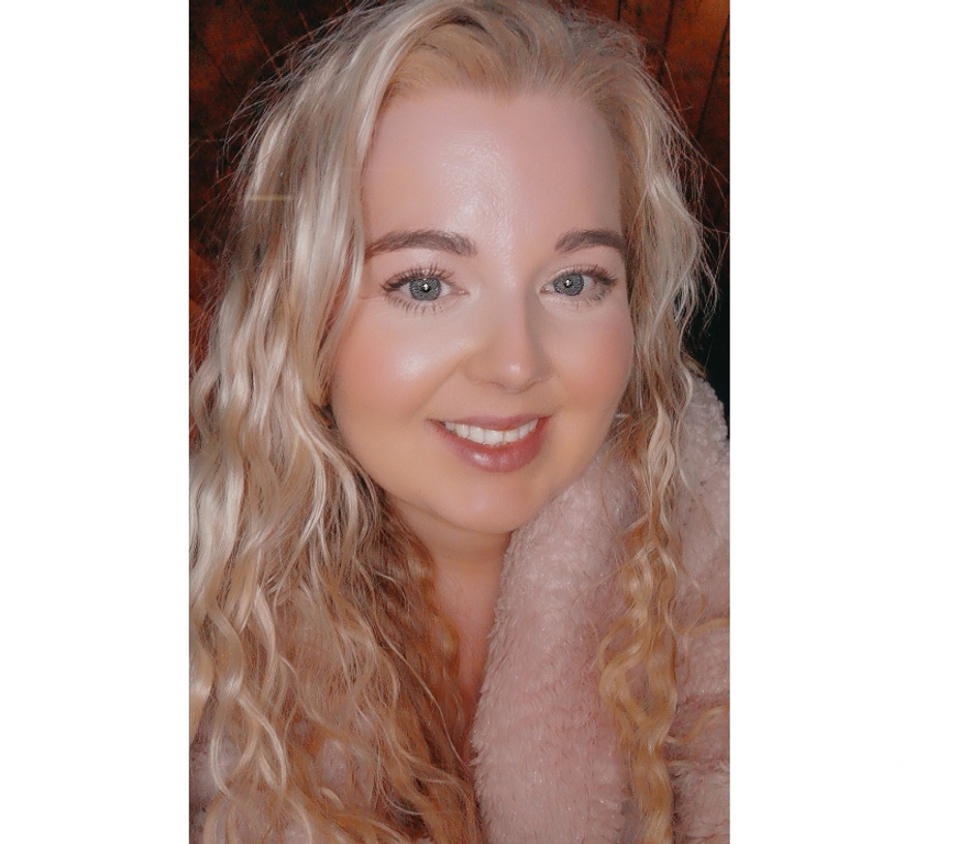 Adult Entertainment Greater Manchester Manchester - Photos for Blonde British Babe next door - B G content offer available