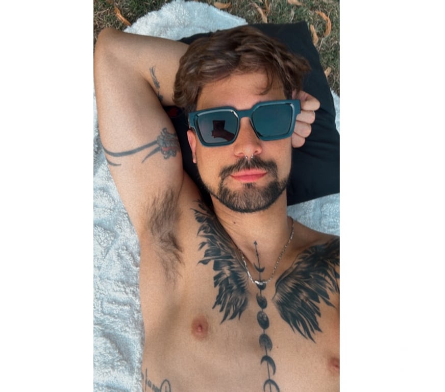 Gay massage North London Enfield - Photos for Cute Brazilian boy