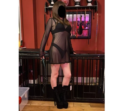 Adult Entertainment Canary Wharf East London - Photos for British Trans Mistress - Humiliation Phone & One Way Cam
