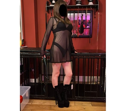 Adult Entertainment Canary Wharf East London - Photos for British Trans Mistress - Humiliation Phone & One Way Cam