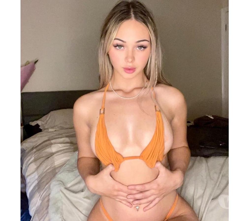 Escorts East London Stratford - East London - Photos for SexyFit DREAM GIRL GFE kiss in STRATFORD