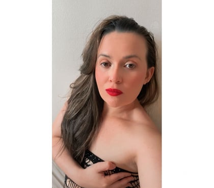 Escorts and Massages Hendon Central Station North West London - Photos for QUEEN LARA IN HENDON
