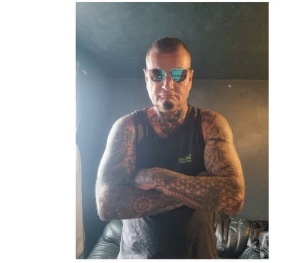naughty dating Gilstead Bradford - Photos for Mature Male 46 seeking open minded females for naughty fun