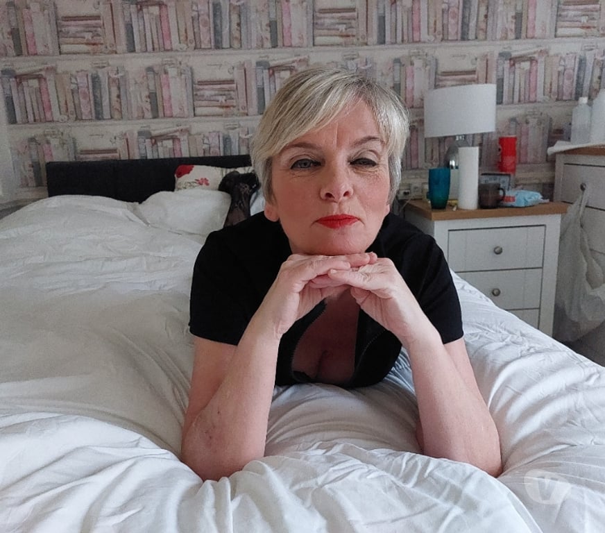 Escorts West Yorkshire Leeds - Photos for Bellas private house