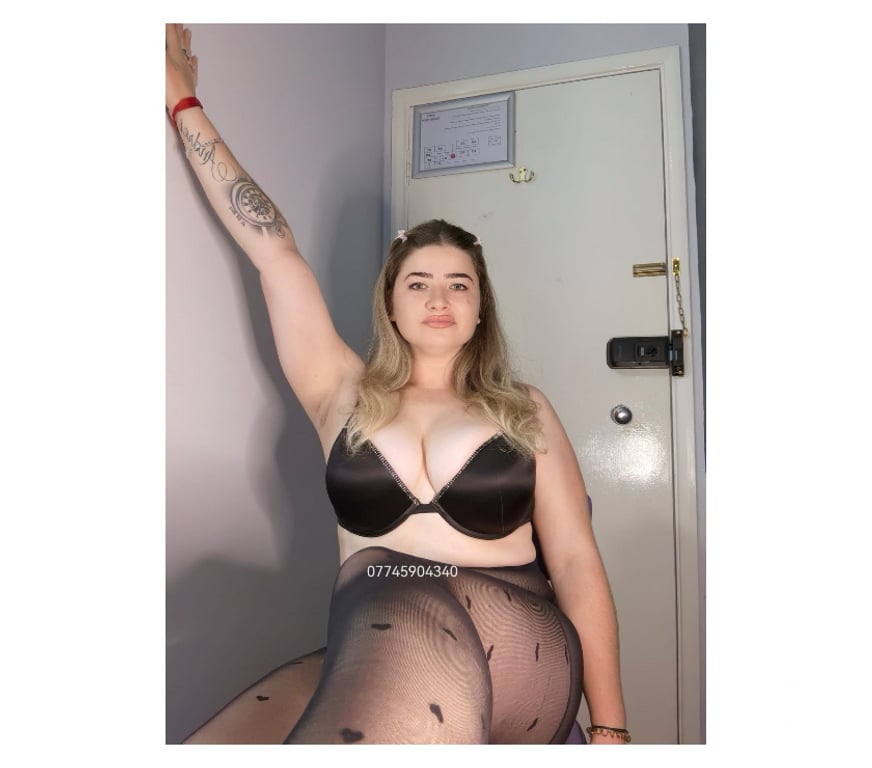 Escorts Devon Torbay - Photos for Outcall New blondie in town real pic call me now😋