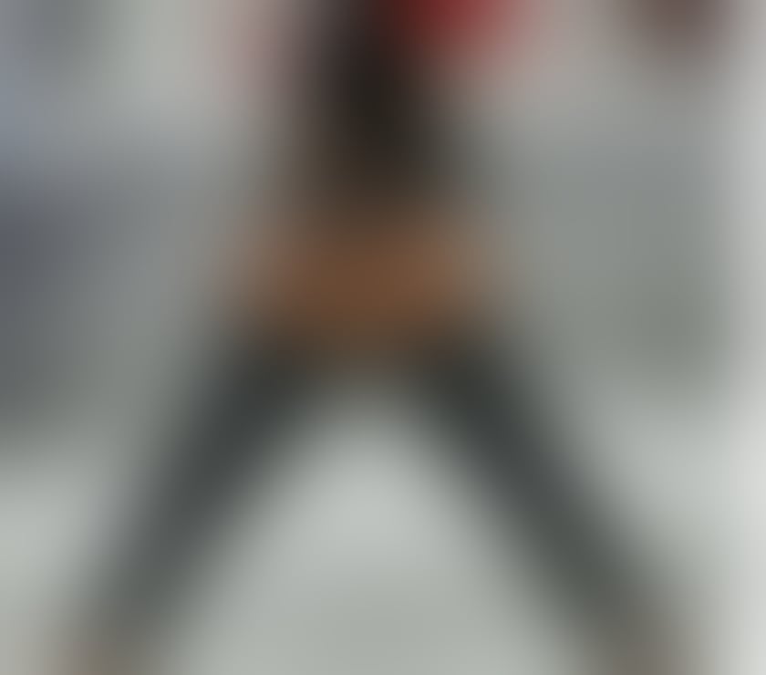  Escorts Leeds Leeds - Photos for Julia Hoot full service 😘
