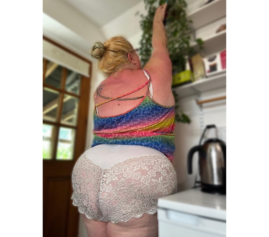 Escorts Gloucestershire South Gloucestershire - Photos for Sadie Martins - British, slutty & sensual SSBBW BBW