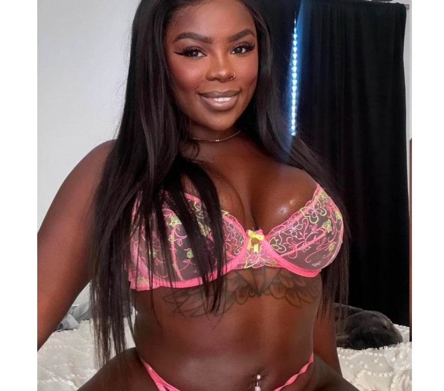Escorts East London Leyton - East London - Photos for Fiesta de Diana colombiana sexy🍫