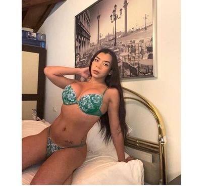 Transsexual Dalston Kingsland Station East London - Photos for AlessiaXlatina_Asia NOTTING HILLS
