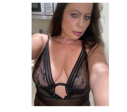 Escorts and Massages Swindon Town Centre Swindon - Photos for 🩵🩵Curveyhot 🩵🩵
