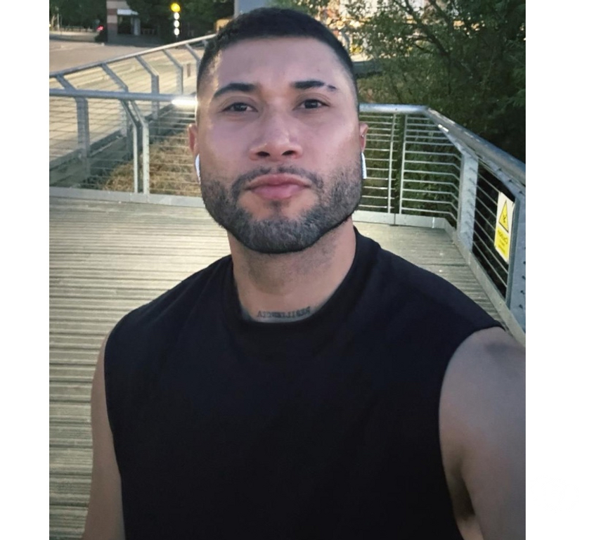 Gay massage Kent Dartford - Photos for Camilo and martin WhatsApp: 07899031585