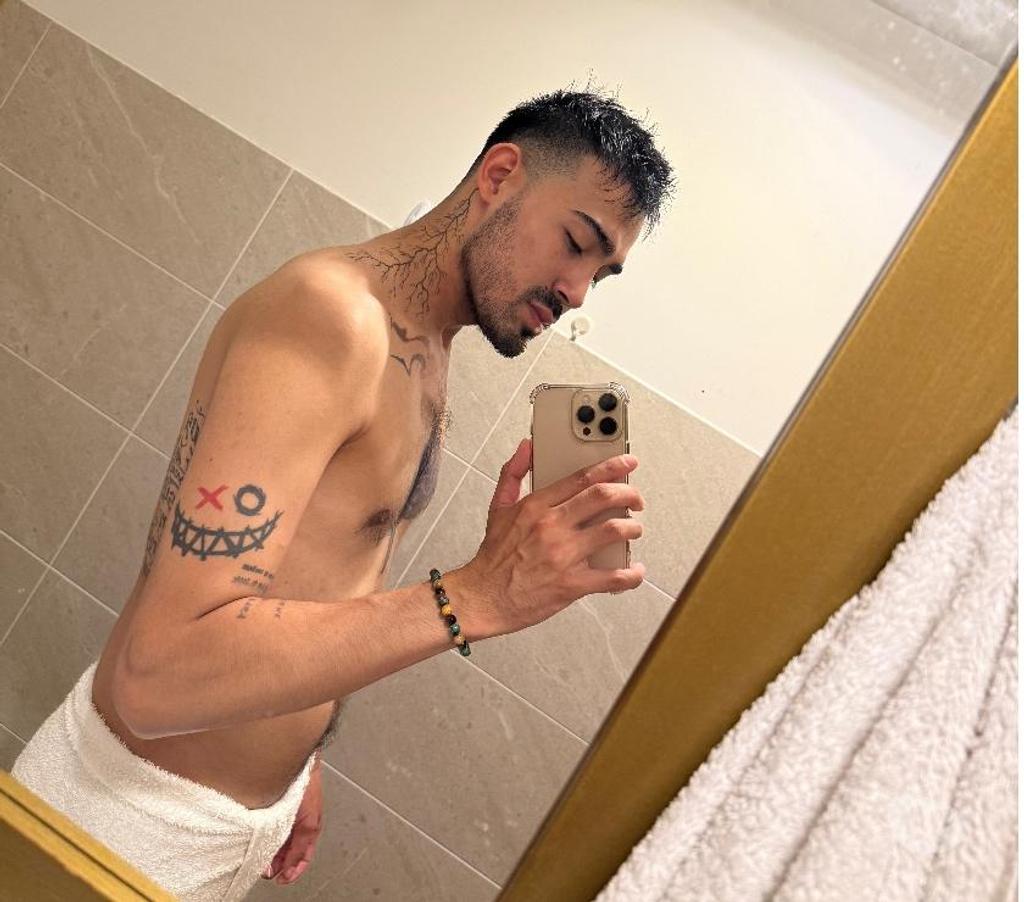 Gay massage Kent Dartford - Photos for Camilo and martin WhatsApp: 07899031585