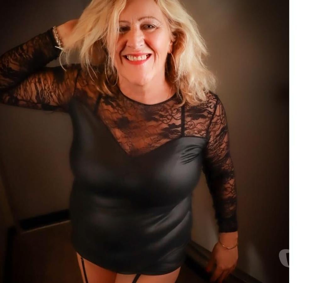 Escorts Leicestershire Hinckley and Bosworth - Photos for Qualified massage therapist and escort