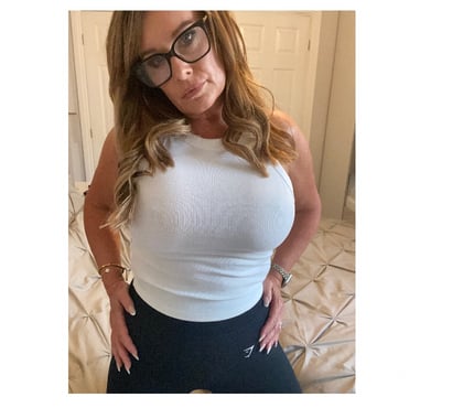 Adult Entertainment Mayfair Central London - Photos for Naturally Sexy, Classy, MILF, Blue eyed, busty brunette