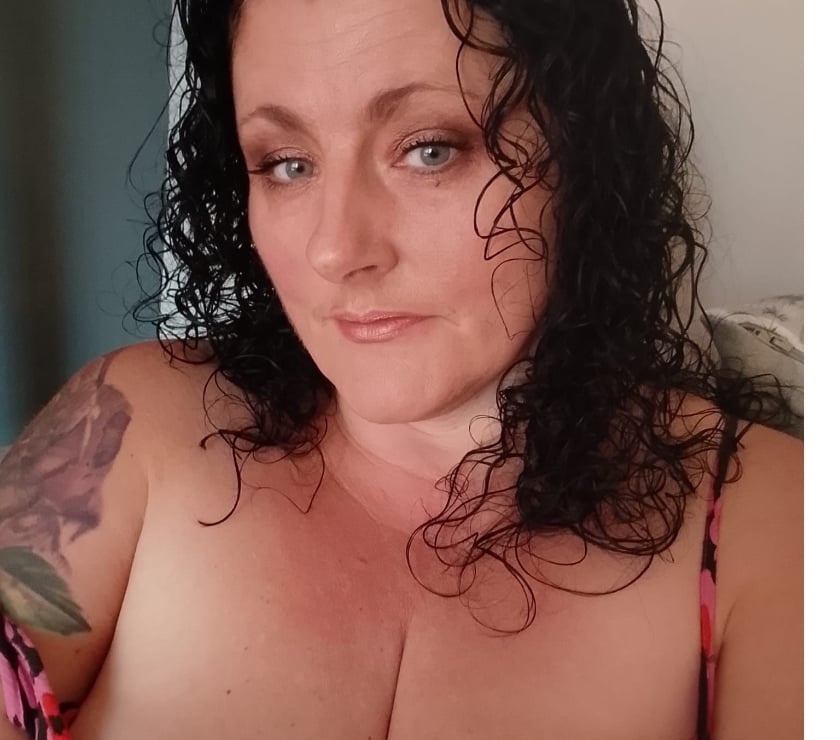 Escorts Coventry City Centre Coventry - Photos for English Fun Attractive Busty lady AVAILABLE NOW